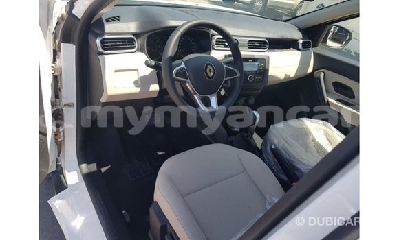 သွင်းကုန် Renault Duster White ကား Import - Dubai Ayeyarwady သွင်းကုန် Renault Duster White ကား Import - Dubai Ayeyarwady