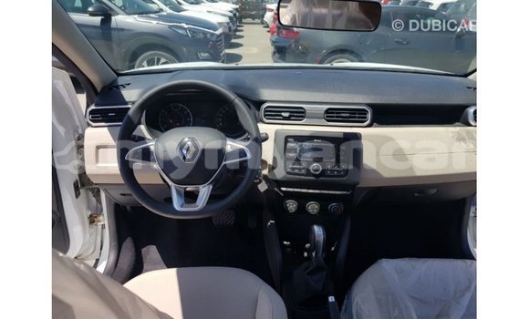 သွင်းကုန် Renault Duster White ကား Import - Dubai Ayeyarwady သွင်းကုန် Renault Duster White ကား Import - Dubai Ayeyarwady