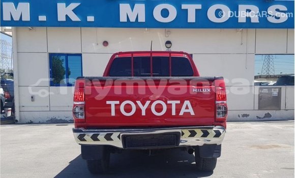သွင်းကုန် Toyota Hilux Red ကား Import - Dubai Ayeyarwady သွင်းကုန် Toyota Hilux Red ကား Import - Dubai Ayeyarwady