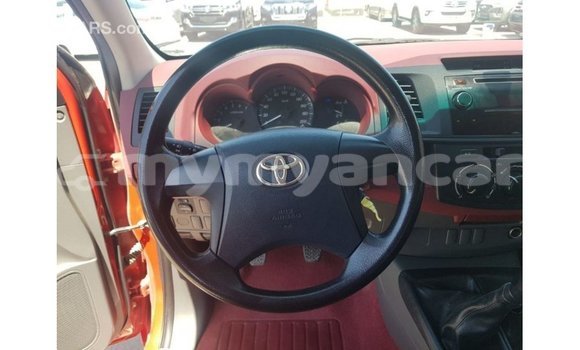 သွင်းကုန် Toyota Hilux Red ကား Import - Dubai Ayeyarwady သွင်းကုန် Toyota Hilux Red ကား Import - Dubai Ayeyarwady