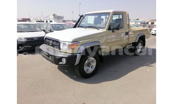 သွင်းကုန် Toyota Land Cruiser Beige ကား Import - Dubai Ayeyarwady သွင်းကုန် Toyota Land Cruiser Beige ကား Import - Dubai Ayeyarwady