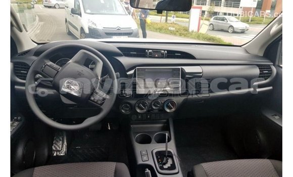 Buy Import Toyota Hilux Other Car in Import - Dubai in Ayeyarwady Buy Import Toyota Hilux Other Car in Import - Dubai in Ayeyarwady