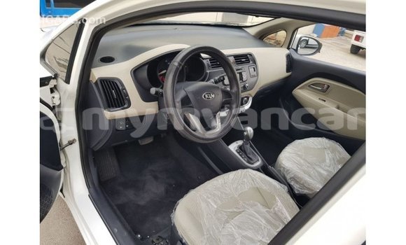 သွင်းကုန် Kia Rio White ကား Import - Dubai Ayeyarwady သွင်းကုန် Kia Rio White ကား Import - Dubai Ayeyarwady