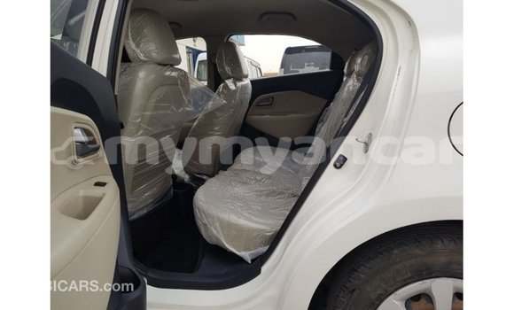 သွင်းကုန် Kia Rio White ကား Import - Dubai Ayeyarwady သွင်းကုန် Kia Rio White ကား Import - Dubai Ayeyarwady
