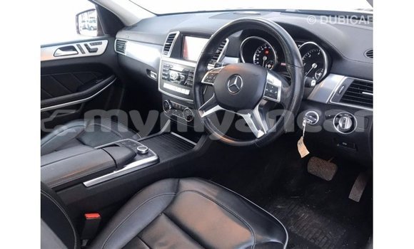 Acheter Import Voiture Mercedes-Benz 190 (W201) Rouge à Import - Dubai, #<Region:0x000000000c5121b8> Acheter Import Voiture Mercedes-Benz 190 (W201) Rouge à Import - Dubai, #<Region:0x000000000c5121b8>