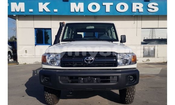 Buy Import Toyota Land Cruiser White Car in Import - Dubai in Ayeyarwady Buy Import Toyota Land Cruiser White Car in Import - Dubai in Ayeyarwady