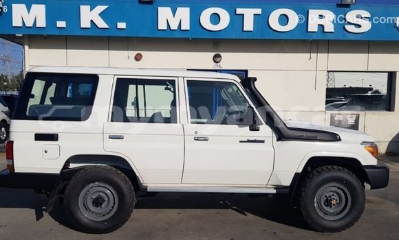 Buy Import Toyota Land Cruiser White Car in Import - Dubai in Ayeyarwady Buy Import Toyota Land Cruiser White Car in Import - Dubai in Ayeyarwady