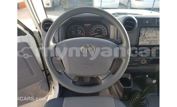 Buy Import Toyota Land Cruiser White Car in Import - Dubai in Ayeyarwady Buy Import Toyota Land Cruiser White Car in Import - Dubai in Ayeyarwady