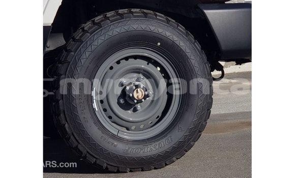 Buy Import Toyota Land Cruiser White Car in Import - Dubai in Ayeyarwady Buy Import Toyota Land Cruiser White Car in Import - Dubai in Ayeyarwady