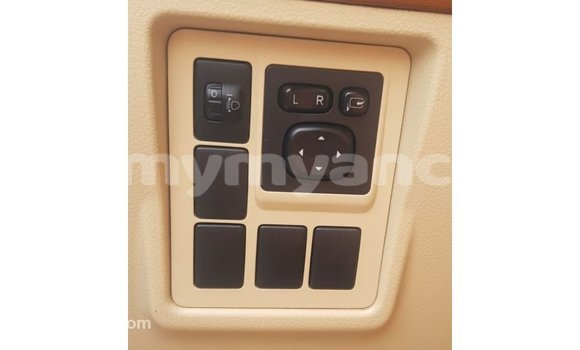 Buy Import Toyota Land Cruiser White Car in Import - Dubai in Ayeyarwady Buy Import Toyota Land Cruiser White Car in Import - Dubai in Ayeyarwady