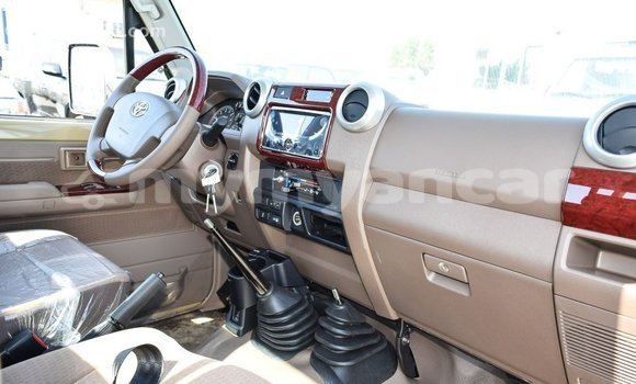 Buy Import Toyota Land Cruiser Beige Car in Import - Dubai in Ayeyarwady Buy Import Toyota Land Cruiser Beige Car in Import - Dubai in Ayeyarwady