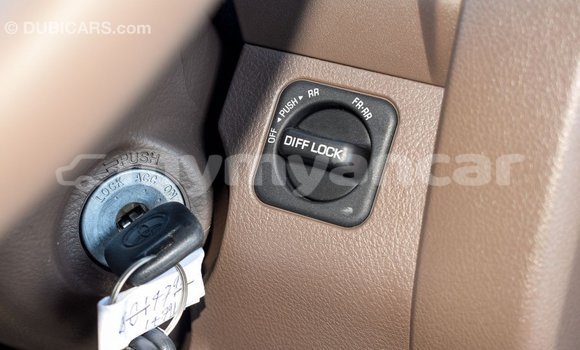 Buy Import Toyota Land Cruiser Beige Car in Import - Dubai in Ayeyarwady Buy Import Toyota Land Cruiser Beige Car in Import - Dubai in Ayeyarwady