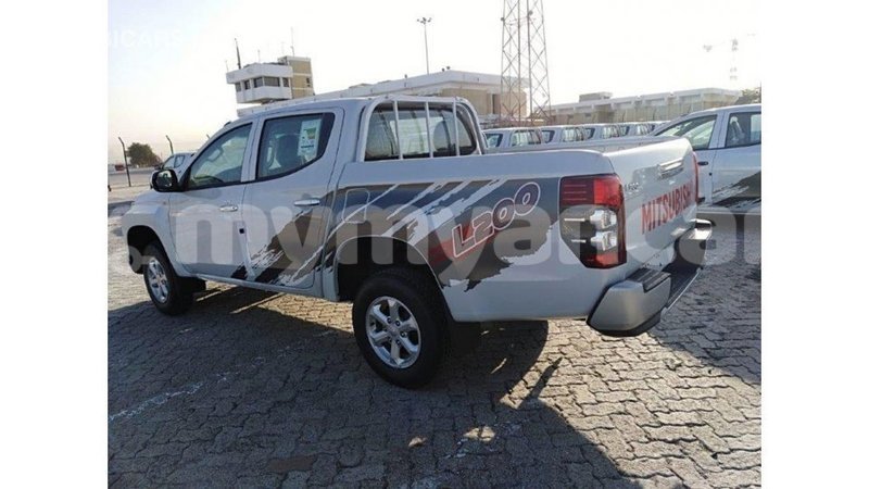 Big with watermark mitsubishi l200 ayeyarwady import dubai 3076