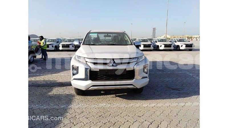 Big with watermark mitsubishi l200 ayeyarwady import dubai 3076