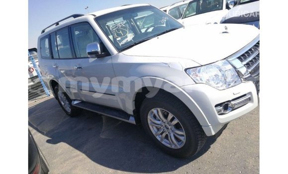 Buy Import Mitsubishi Pajero White Car in Import - Dubai in Ayeyarwady Buy Import Mitsubishi Pajero White Car in Import - Dubai in Ayeyarwady