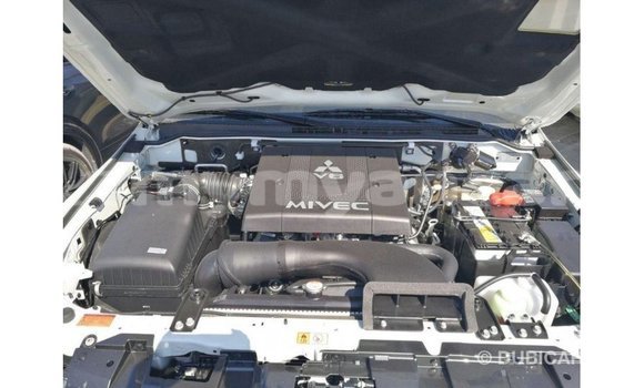 Buy Import Mitsubishi Pajero White Car in Import - Dubai in Ayeyarwady Buy Import Mitsubishi Pajero White Car in Import - Dubai in Ayeyarwady