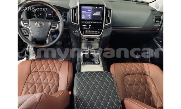 Buy Import Toyota Land Cruiser Black Car in Import - Dubai in Ayeyarwady Buy Import Toyota Land Cruiser Black Car in Import - Dubai in Ayeyarwady