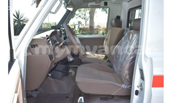 Buy Import Toyota Land Cruiser White Car in Import - Dubai in Ayeyarwady Buy Import Toyota Land Cruiser White Car in Import - Dubai in Ayeyarwady