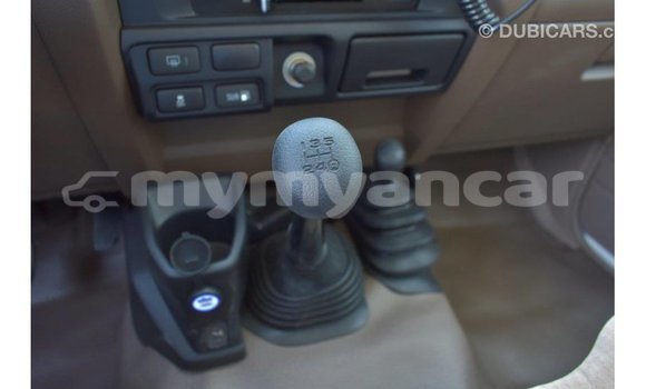 Buy Import Toyota Land Cruiser White Car in Import - Dubai in Ayeyarwady Buy Import Toyota Land Cruiser White Car in Import - Dubai in Ayeyarwady