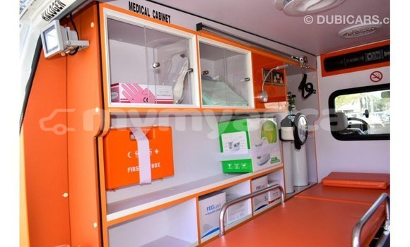 Buy Import Toyota Land Cruiser White Car in Import - Dubai in Ayeyarwady Buy Import Toyota Land Cruiser White Car in Import - Dubai in Ayeyarwady