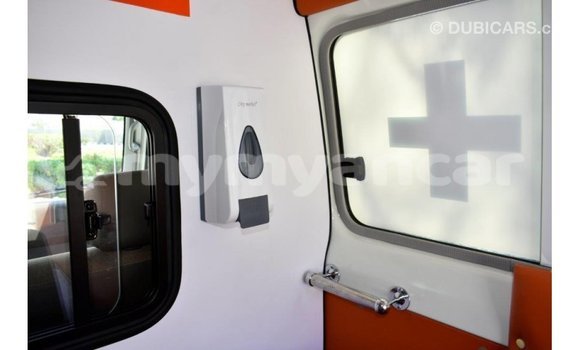 Buy Import Toyota Land Cruiser White Car in Import - Dubai in Ayeyarwady Buy Import Toyota Land Cruiser White Car in Import - Dubai in Ayeyarwady