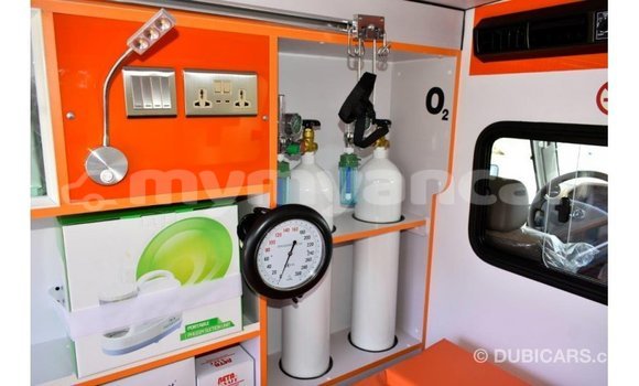 Buy Import Toyota Land Cruiser White Car in Import - Dubai in Ayeyarwady Buy Import Toyota Land Cruiser White Car in Import - Dubai in Ayeyarwady