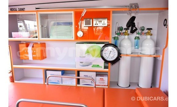 Buy Import Toyota Land Cruiser White Car in Import - Dubai in Ayeyarwady Buy Import Toyota Land Cruiser White Car in Import - Dubai in Ayeyarwady