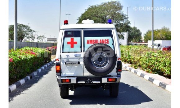 Buy Import Toyota Land Cruiser White Car in Import - Dubai in Ayeyarwady Buy Import Toyota Land Cruiser White Car in Import - Dubai in Ayeyarwady