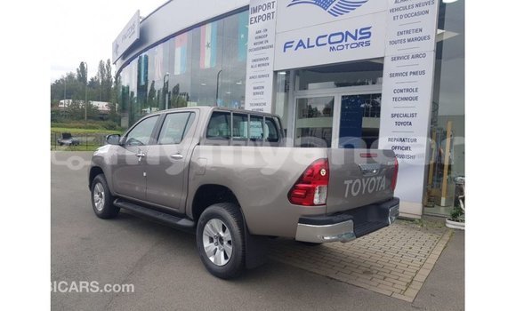 Buy Import Toyota Hilux Other Car in Import - Dubai in Ayeyarwady Buy Import Toyota Hilux Other Car in Import - Dubai in Ayeyarwady