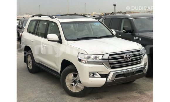 Buy Import Toyota Land Cruiser White Car in Import - Dubai in Ayeyarwady Buy Import Toyota Land Cruiser White Car in Import - Dubai in Ayeyarwady