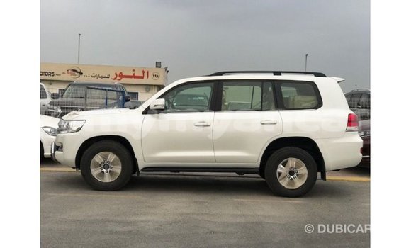 Buy Import Toyota Land Cruiser White Car in Import - Dubai in Ayeyarwady Buy Import Toyota Land Cruiser White Car in Import - Dubai in Ayeyarwady