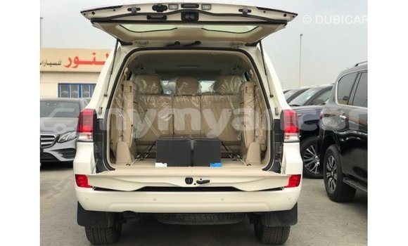 Buy Import Toyota Land Cruiser White Car in Import - Dubai in Ayeyarwady Buy Import Toyota Land Cruiser White Car in Import - Dubai in Ayeyarwady