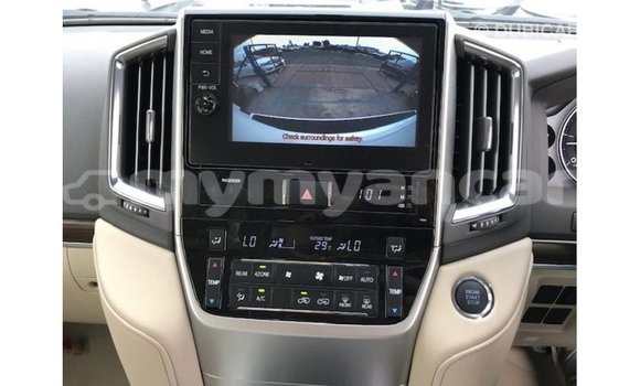 Acheter Import Voiture Toyota Land Cruiser Blanc à Import - Dubai, #<Region:0x000000000c5121b8> Acheter Import Voiture Toyota Land Cruiser Blanc à Import - Dubai, #<Region:0x000000000c5121b8>