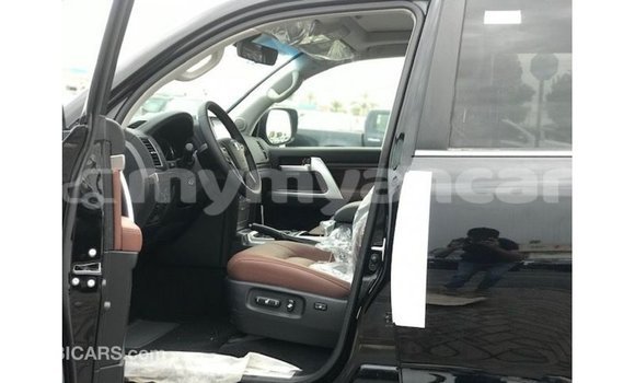 Buy Import Toyota Land Cruiser Black Car in Import - Dubai in Ayeyarwady Buy Import Toyota Land Cruiser Black Car in Import - Dubai in Ayeyarwady