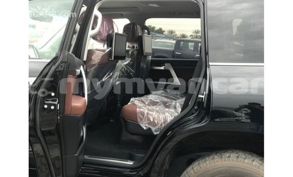 Buy Import Toyota Land Cruiser Black Car in Import - Dubai in Ayeyarwady Buy Import Toyota Land Cruiser Black Car in Import - Dubai in Ayeyarwady