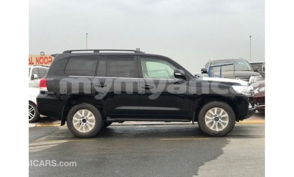 Buy Import Toyota Land Cruiser Black Car in Import - Dubai in Ayeyarwady Buy Import Toyota Land Cruiser Black Car in Import - Dubai in Ayeyarwady
