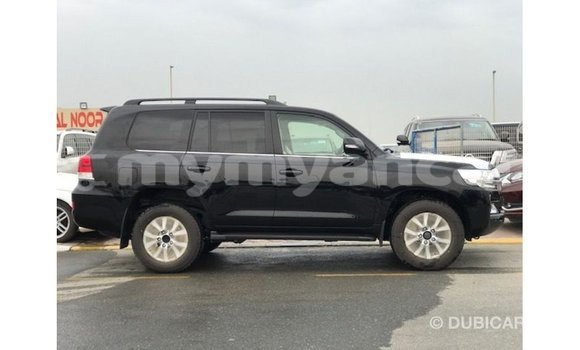 သွင်းကုန် Toyota Land Cruiser Black ကား Import - Dubai Ayeyarwady သွင်းကုန် Toyota Land Cruiser Black ကား Import - Dubai Ayeyarwady