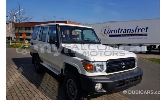 Buy Import Toyota Land Cruiser White Car in Import - Dubai in Ayeyarwady Buy Import Toyota Land Cruiser White Car in Import - Dubai in Ayeyarwady