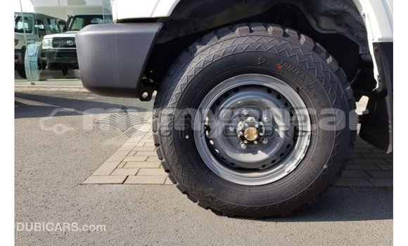 Buy Import Toyota Land Cruiser White Car in Import - Dubai in Ayeyarwady Buy Import Toyota Land Cruiser White Car in Import - Dubai in Ayeyarwady