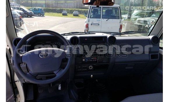 Buy Import Toyota Land Cruiser White Car in Import - Dubai in Ayeyarwady Buy Import Toyota Land Cruiser White Car in Import - Dubai in Ayeyarwady
