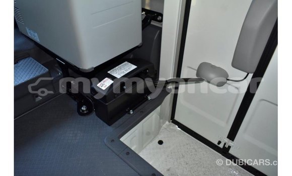 သွင်းကုန် Toyota Coaster White ကား Import - Dubai Ayeyarwady သွင်းကုန် Toyota Coaster White ကား Import - Dubai Ayeyarwady