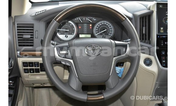 Buy Import Toyota Land Cruiser White Car in Import - Dubai in Ayeyarwady Buy Import Toyota Land Cruiser White Car in Import - Dubai in Ayeyarwady