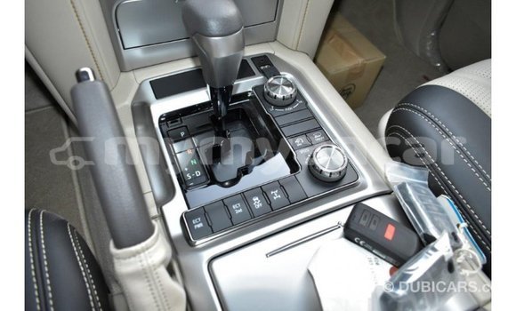 Buy Import Toyota Land Cruiser White Car in Import - Dubai in Ayeyarwady Buy Import Toyota Land Cruiser White Car in Import - Dubai in Ayeyarwady