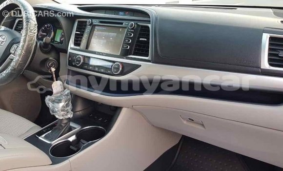 Buy Import Toyota Highlander Other Car in Import - Dubai in Ayeyarwady Buy Import Toyota Highlander Other Car in Import - Dubai in Ayeyarwady