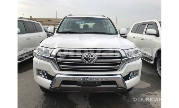 သွင်းကုန် Toyota Land Cruiser White ကား Import - Dubai Ayeyarwady သွင်းကုန် Toyota Land Cruiser White ကား Import - Dubai Ayeyarwady