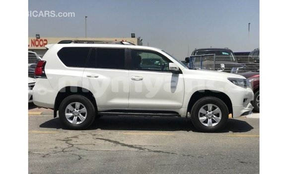 သွင်းကုန် Toyota Prado White ကား Import - Dubai Ayeyarwady သွင်းကုန် Toyota Prado White ကား Import - Dubai Ayeyarwady