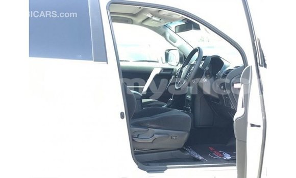 သွင်းကုန် Toyota Prado White ကား Import - Dubai Ayeyarwady သွင်းကုန် Toyota Prado White ကား Import - Dubai Ayeyarwady