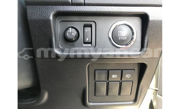 သွင်းကုန် Toyota Prado White ကား Import - Dubai Ayeyarwady သွင်းကုန် Toyota Prado White ကား Import - Dubai Ayeyarwady