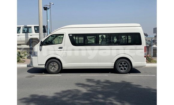 Buy Import Toyota Hiace White Car in Import - Dubai in Ayeyarwady Buy Import Toyota Hiace White Car in Import - Dubai in Ayeyarwady