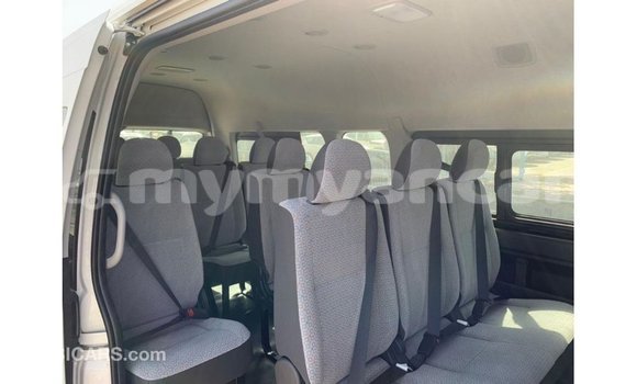 Buy Import Toyota Hiace White Car in Import - Dubai in Ayeyarwady Buy Import Toyota Hiace White Car in Import - Dubai in Ayeyarwady